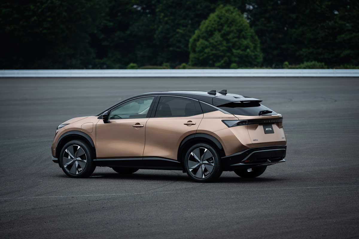 Nissan-Ariya-achter-zij