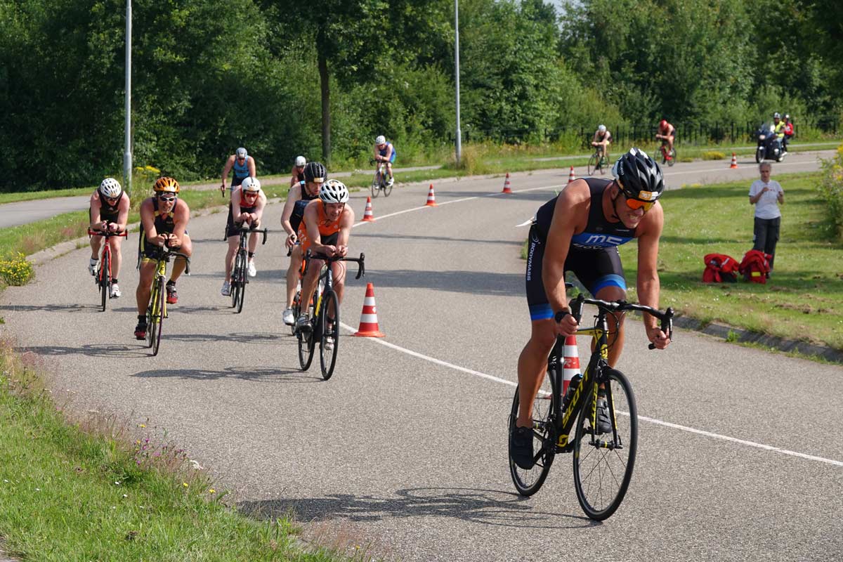 Triathlon_2021-wielrennen-04949W