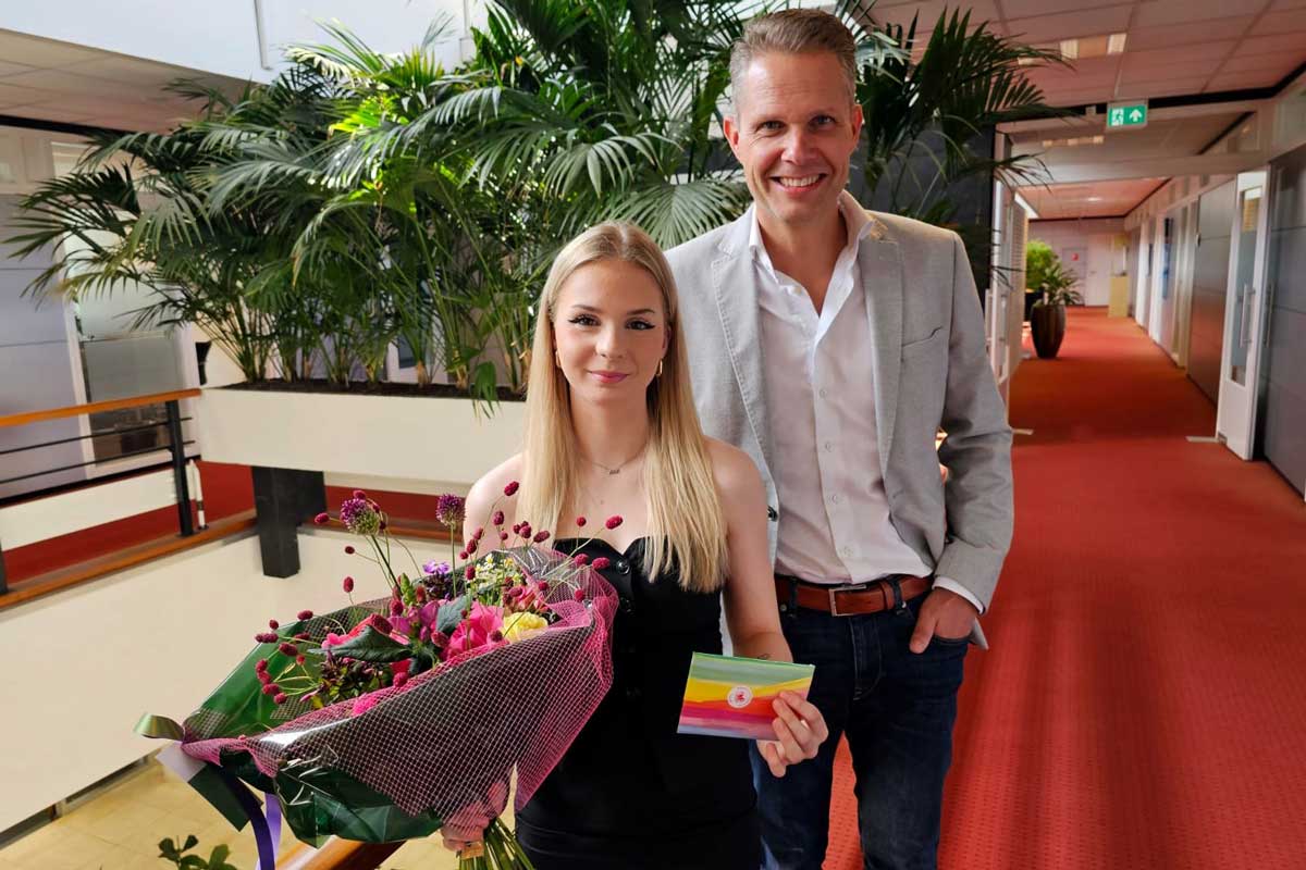 230718-Huldiging-Annelie-Brakels-met-wethouder-Pascal-Schrik-(002)