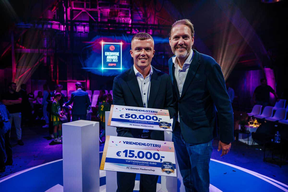 FC-Emmen-wint-Voetbal-Geeft-Prijs-2022-2023