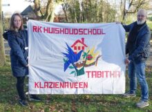 Jorine-de-Vries-met-vlag-Tabita