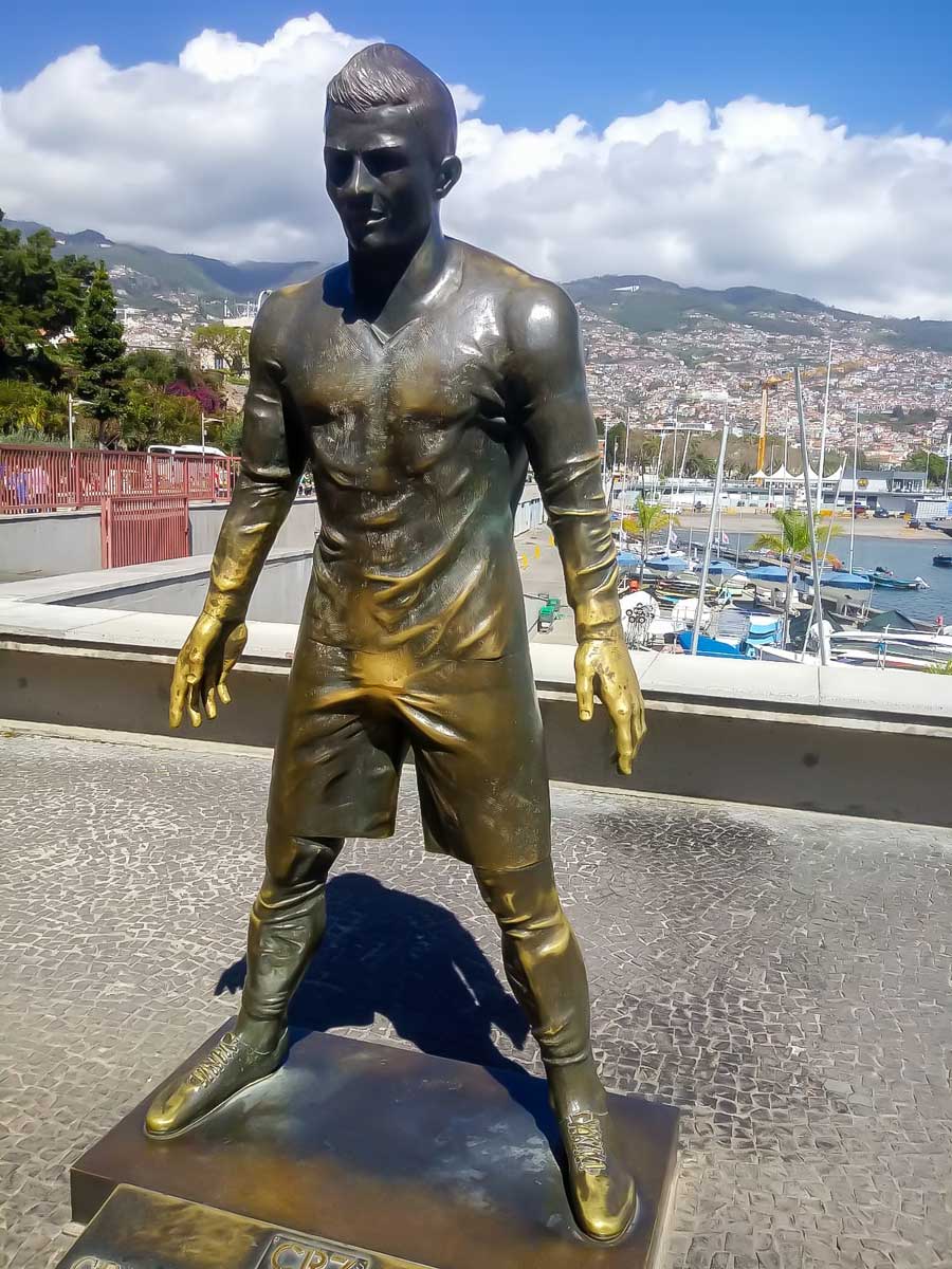 standbeeld-Ronaldo