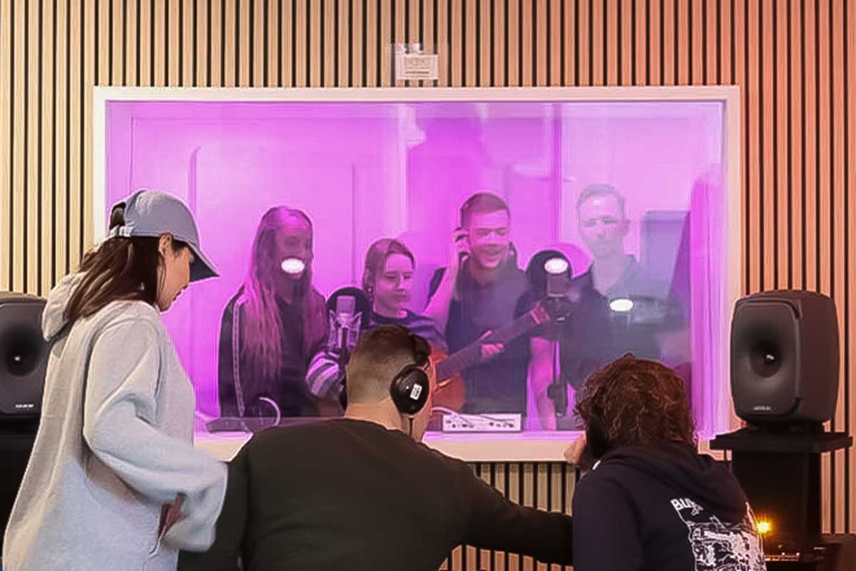stroomstudio-bij-facet-muziek