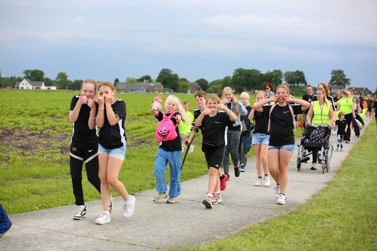 Avondwandelvierdaagse-2024-dag-2-(273)W