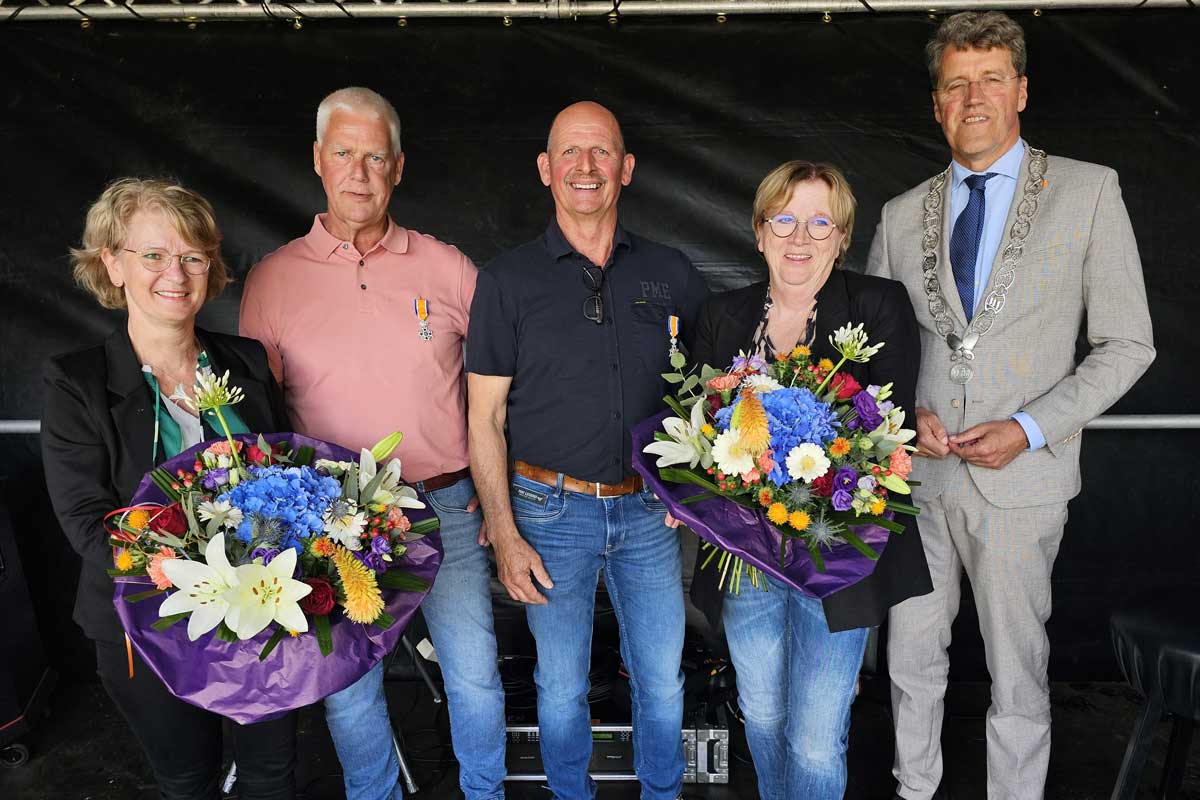 240615-Lintjesuitreiking-de-heren-Gommer-en-Duursma-fotograaf-Bennie-Wolbers-(002)