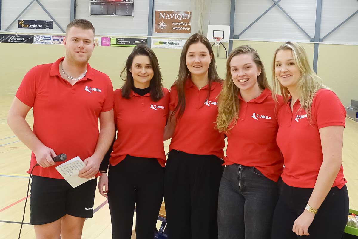 De prijzen werden uitgereikt door Theo Gerth.