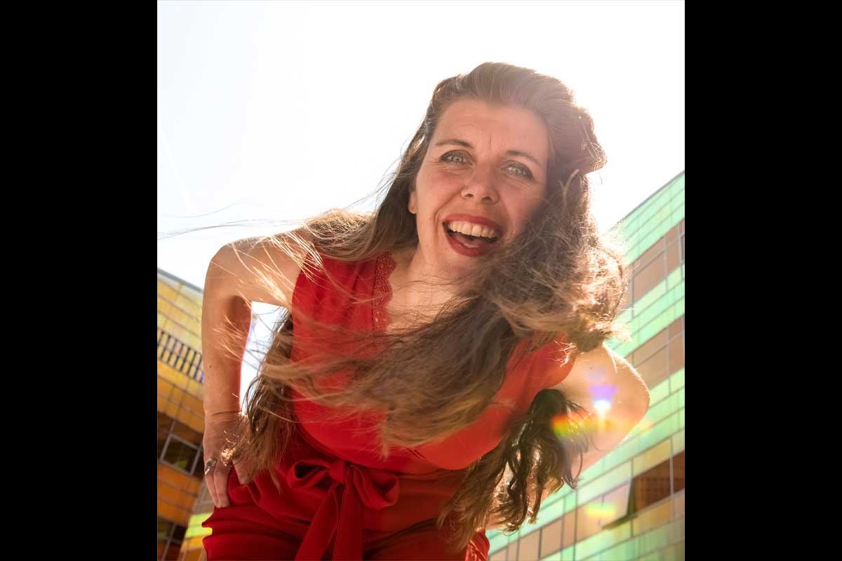 Ariska_singer-songwriter