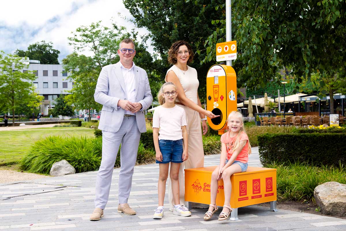 Raymond-Wanders-onthult-zonnebrandpaal-web