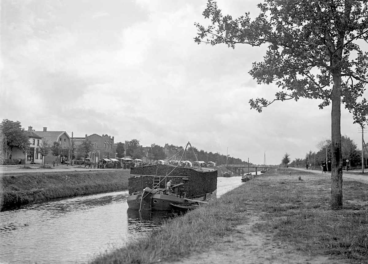 Foto-turfschip-in-van-Echtenskanaal-2web