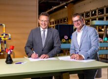 Jouke-de-Vries---voorzitter-college-van-bestuur-Rijksuniversiteit-Groningen-en-wethouder-Raymond-Wanders