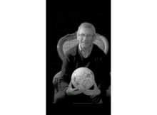 Tonny-Roosken_met-bal_Web